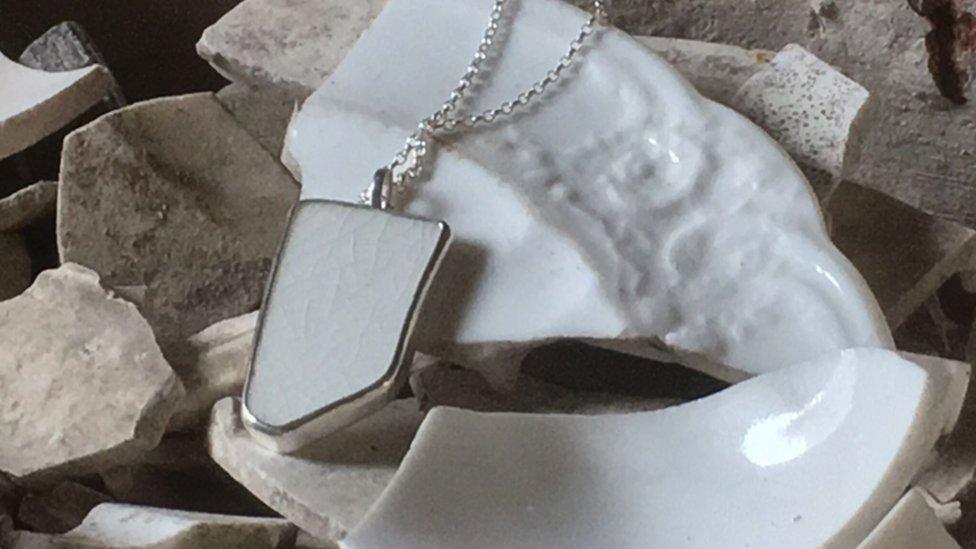 A necklace made using porcelain
