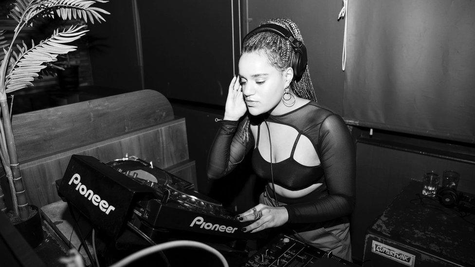 Vanessa Maria DJing