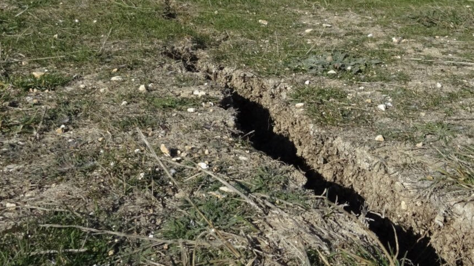 The large crack at Shooters Bottom, Beachy Head