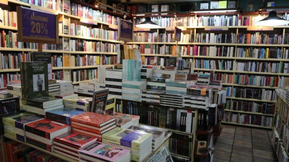 El Pendulo bookshop