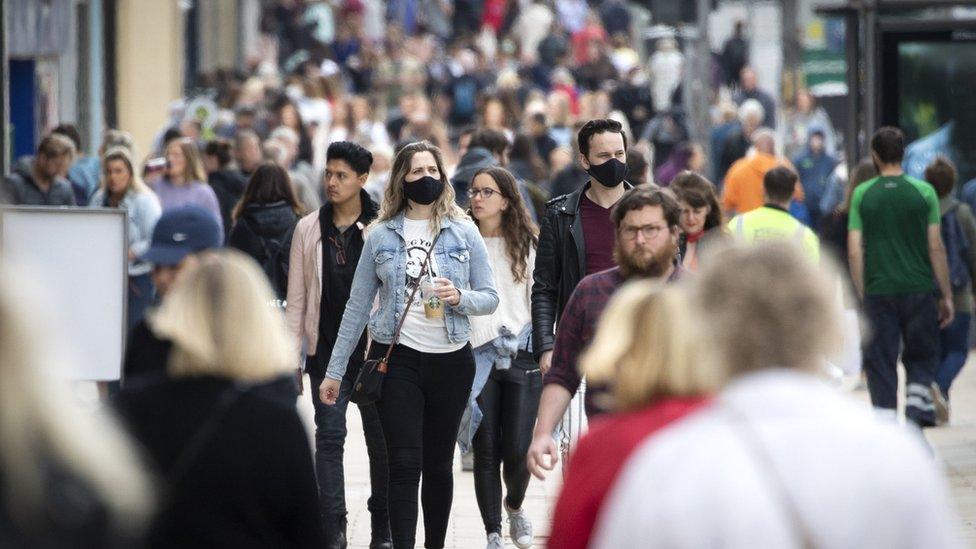 Shoppers in Edinburgh