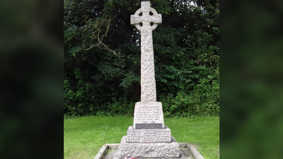 Kirtling and Upend War Memorial, Kirtling, Cambridgeshire