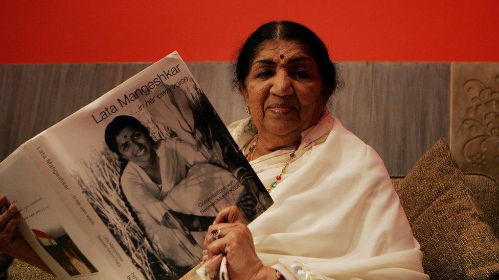 Singer Lata Mangeshkar at the CNN-IBN office in Lower Parel, 2009