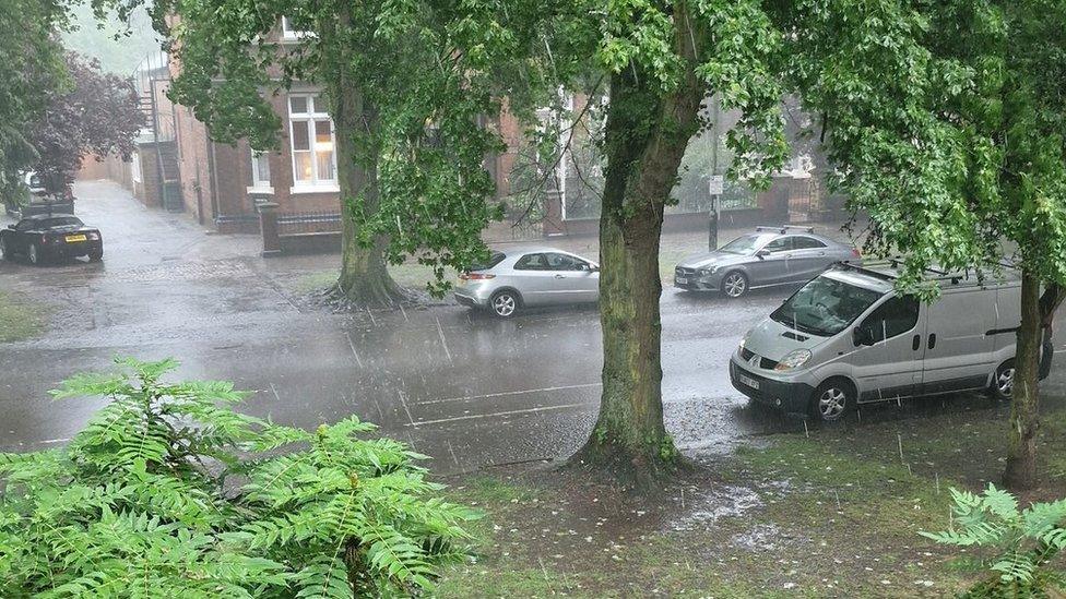 Rain coming down in De Parys Avenue, Bedford