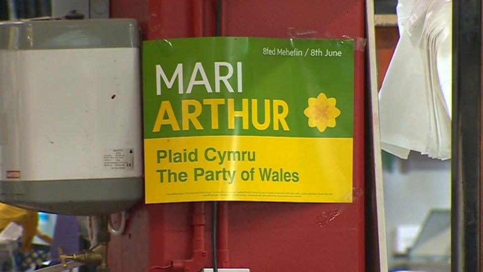 Mari Arthur election poster