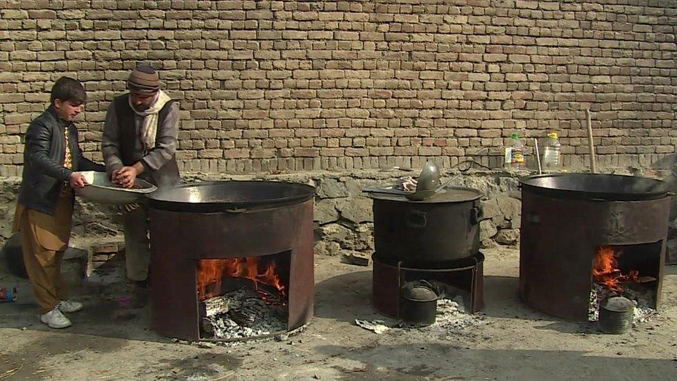 Funeral preparations in Kabul