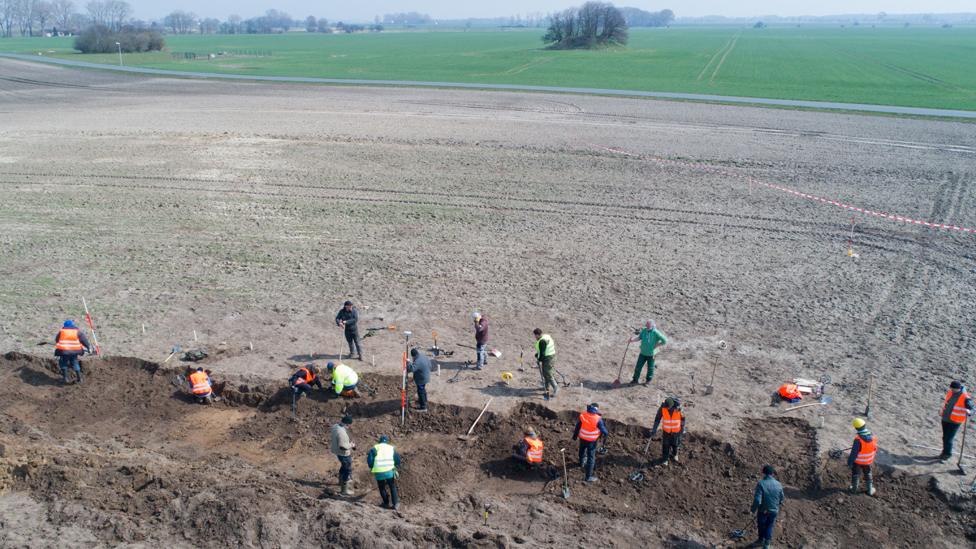 Dig at Schaprode, 13 Apr 18