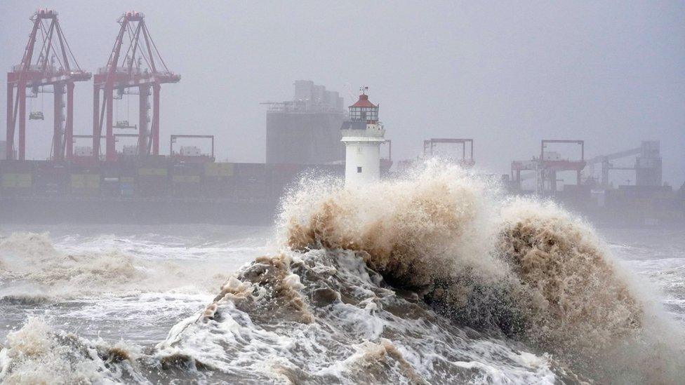 Waves at New Brighton