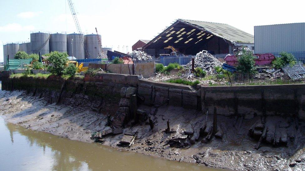 Damaged flood defences on River Hull