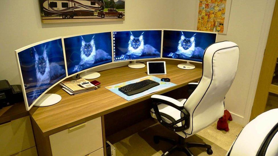 Leo's regular office