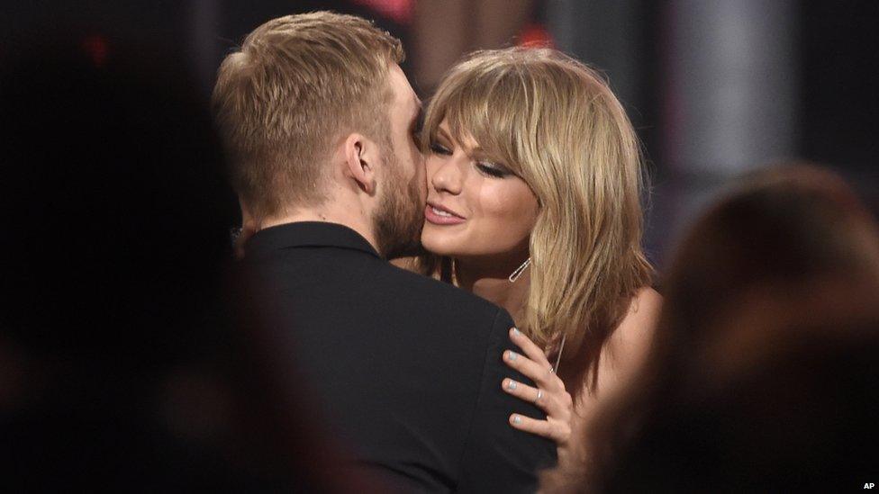 Calvin Harris (l) and Taylor Swift