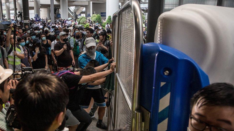 people-at-Check-Lap-Kok-airport