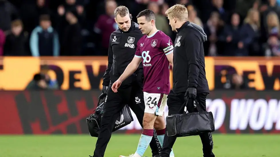 ¿Cómo debería Burnley sustituir a Cullen?