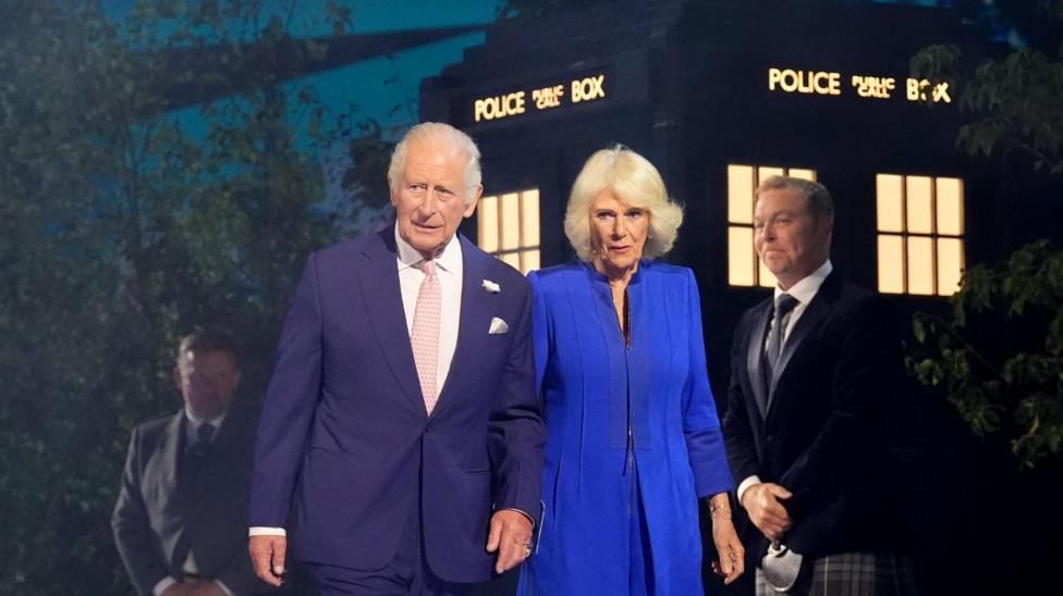 King and Queen emerge from Tardis to open Glasgow Commonwealth Games