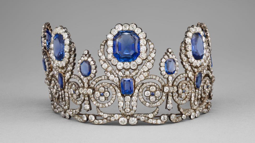 A jewelled crown with sapphires - Parure Marie-Amélie diadème