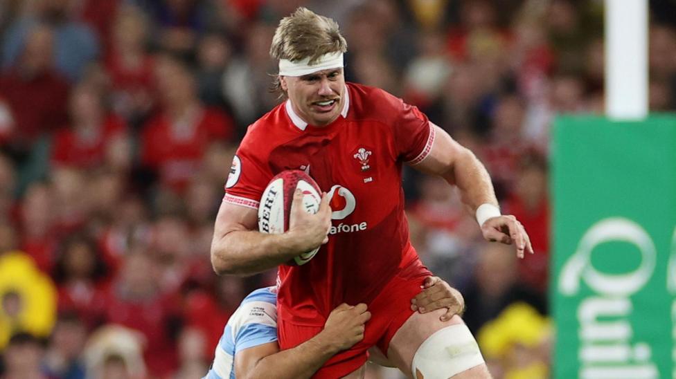 Wainwright's San Juan Return Brings Wales Tactical Reset