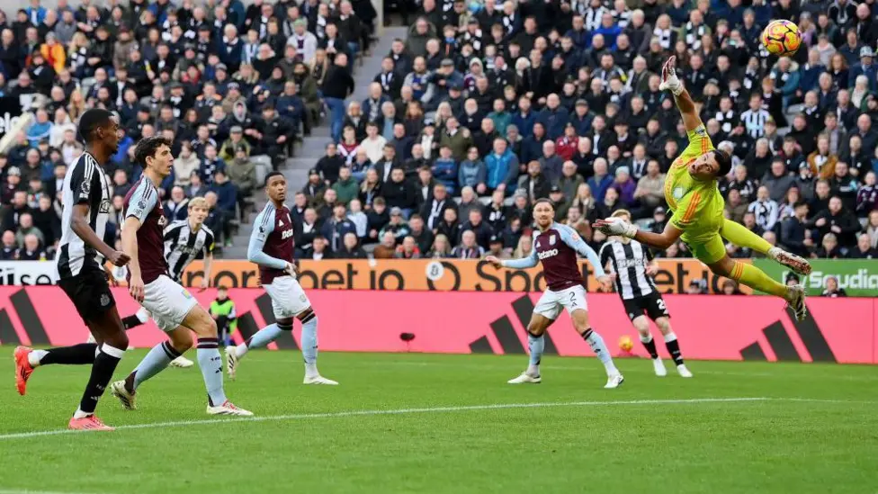 Isak scores again as Newcastle beat 10-man Villa