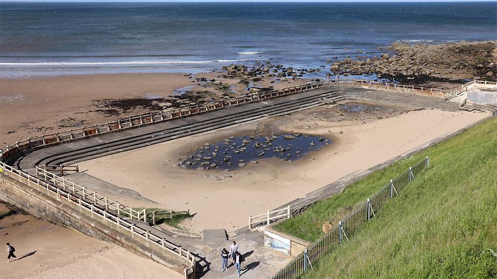 Tynemouth Outdoor Pool site with the sea in the background