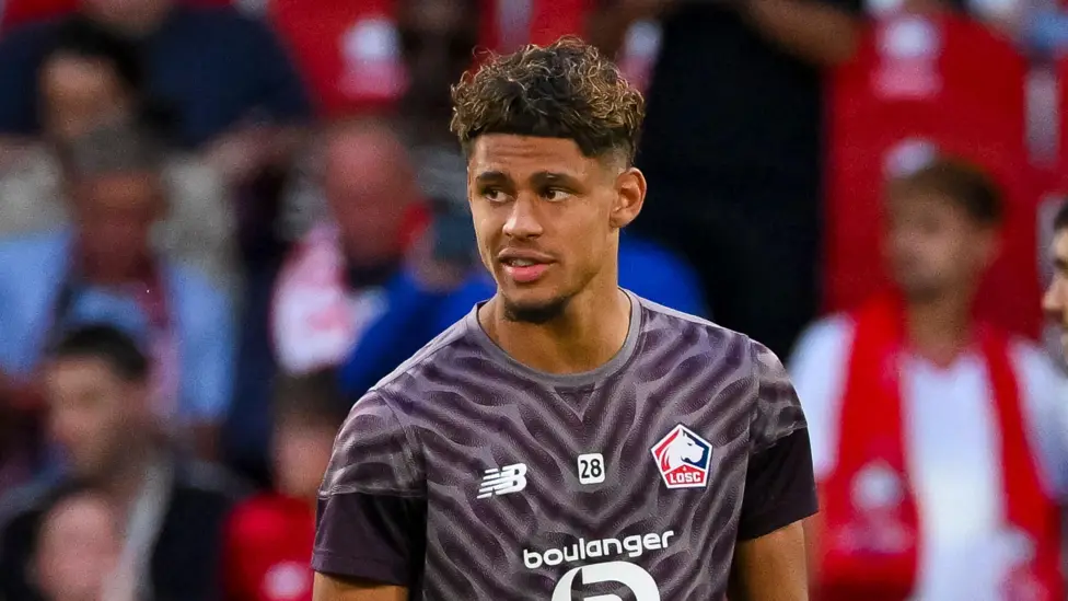 El Burnley ficha al centrocampista francés Raghouber.