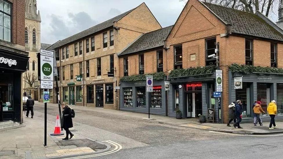 Zero emission zone start on the junction of George Street and New Inn Hall Street