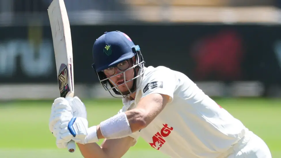El bateador de los England Lions, Tribe, firma un contrato con Glamorgan