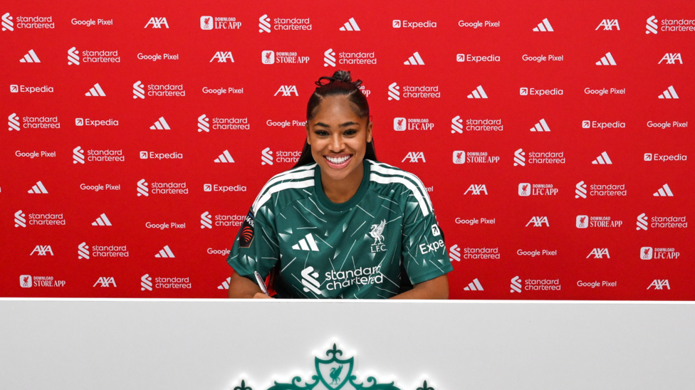 Liverpool sign England goalkeeper Keating
