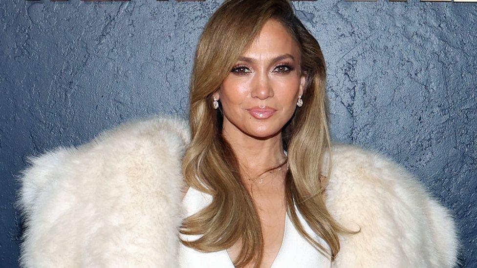 Jennifer Lopez sued for posting paparazzi photos of herself - BBC News