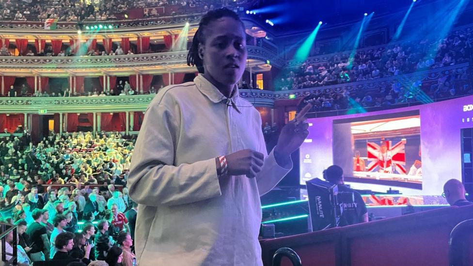 Boxing: Grace Buckle - the heavyweight who provides sign language for ...