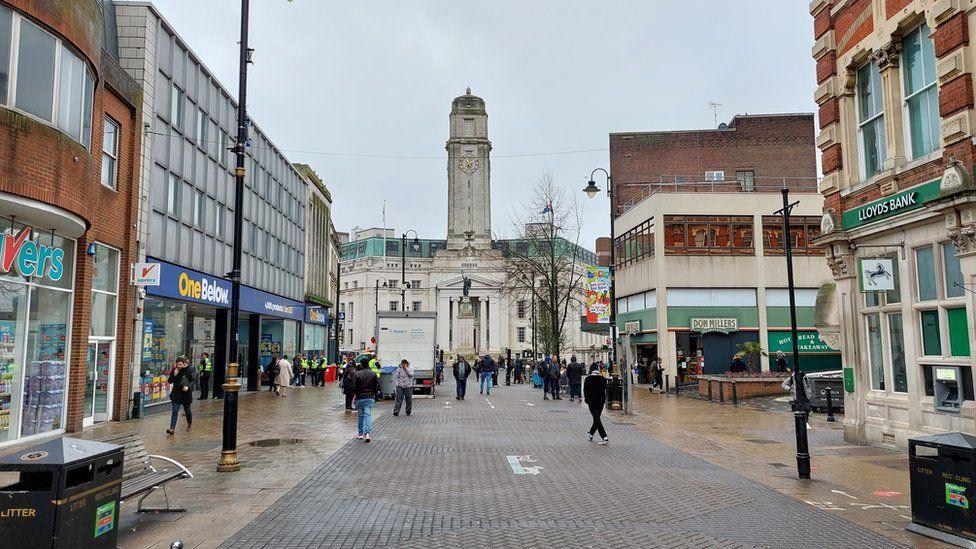 A general view picture of George Street in Luton.