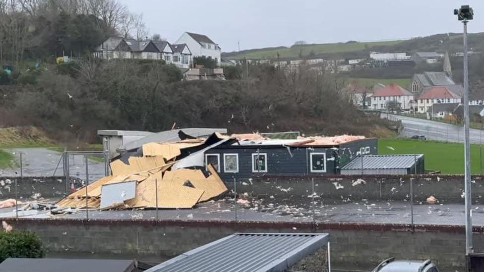 Roof of Cylch Meithrin Cei Newydd blown off by Storm Darragh 