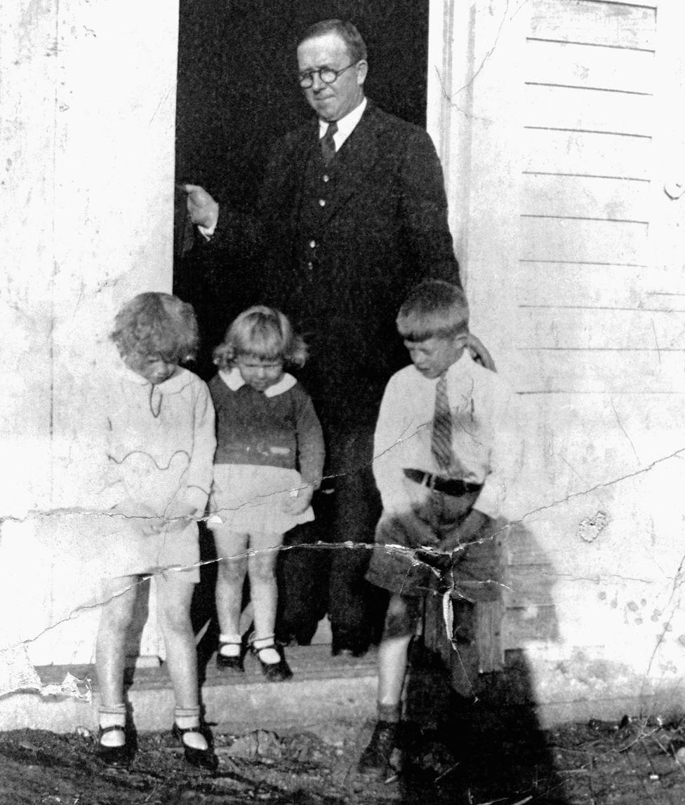 James Earl Carter Sr poses with his children, future US President Jimmy Carter, and siblings Gloria and Ruth, Plains, Georgia, circa 1920s