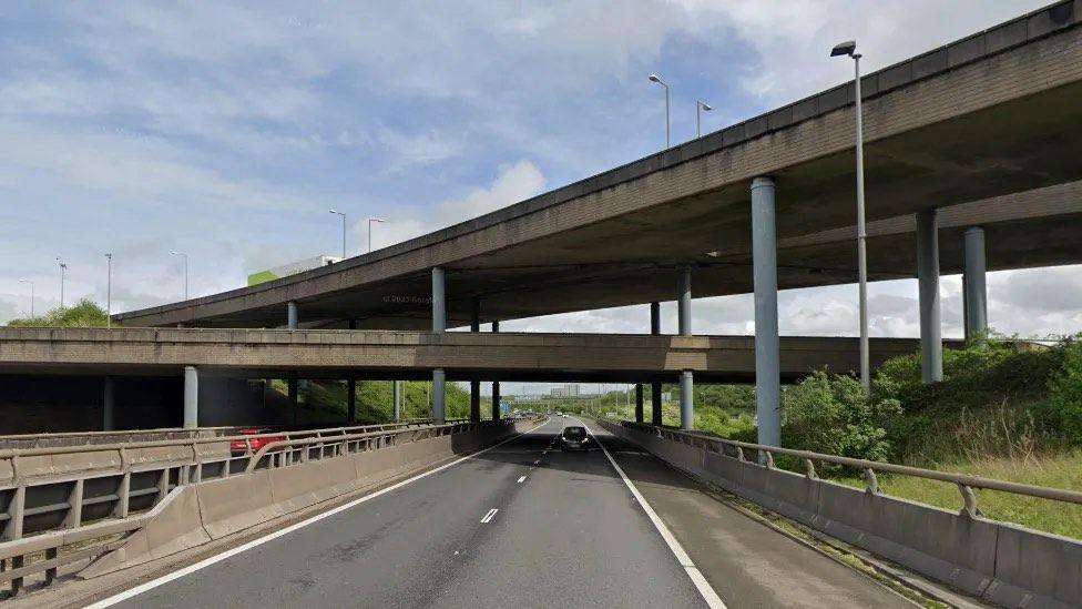 Image of the Almondsbury bridge