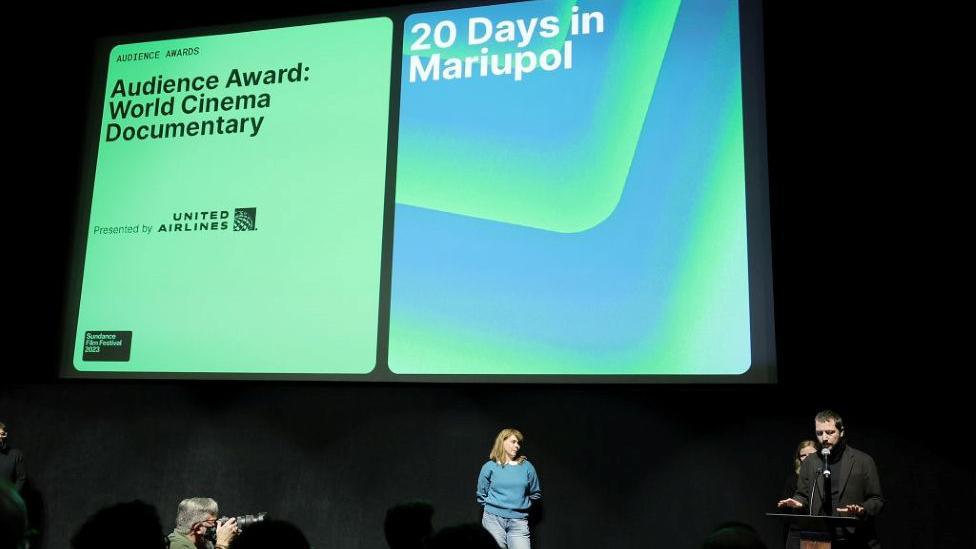 20 Days in Mariupol winning award