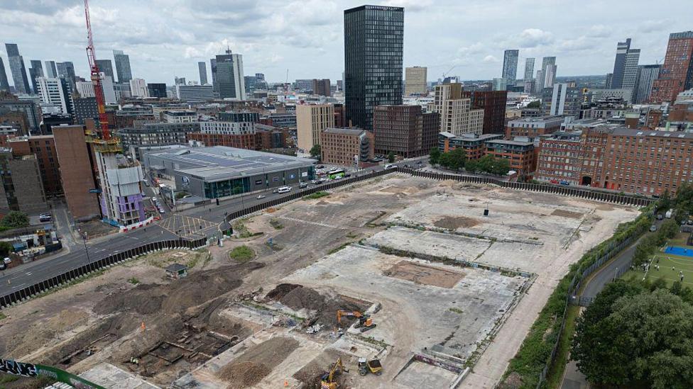 Whitehall officials offered move to No 10 North in Manchester