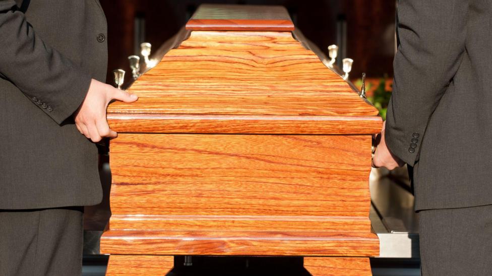 Gosport: Elkin and Bell Funerals police probe sees two charged - BBC News