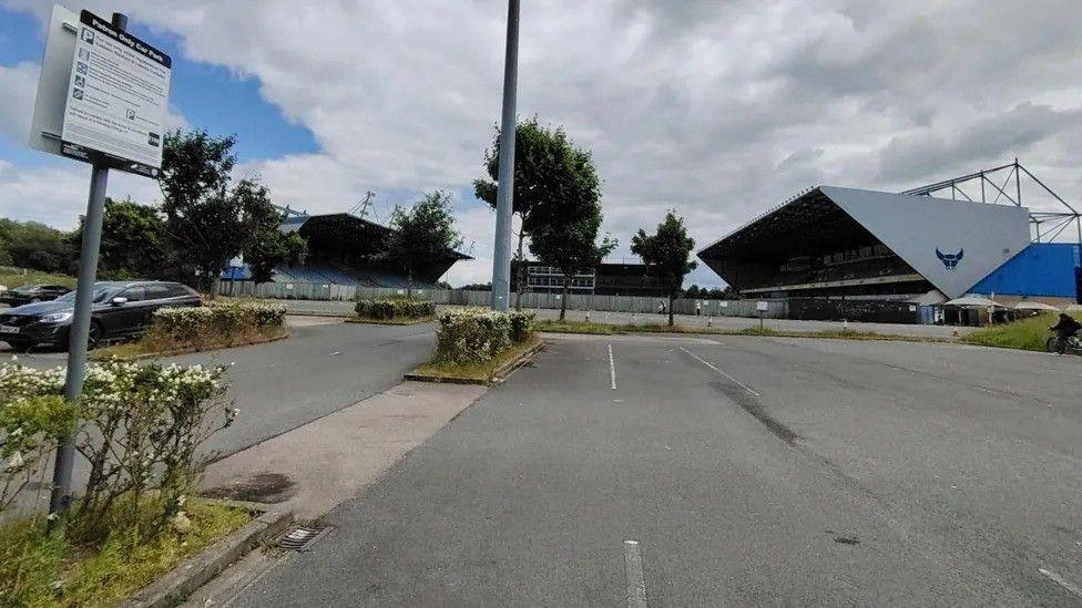 Kassam Stadium car park with new restriction signs