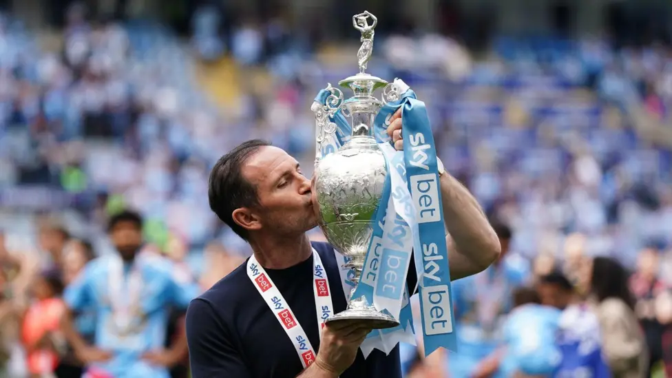 Lampard y el Coventry mantienen conversaciones positivas sobre un nuevo acuerdo.