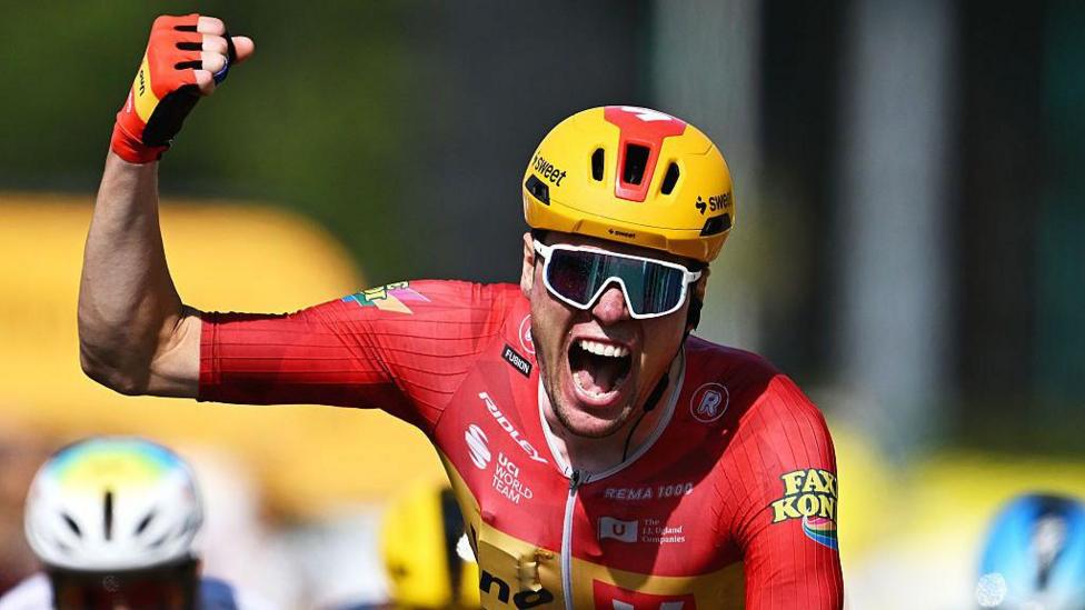 Waerenskjold takes maiden Tour win in fastest stage