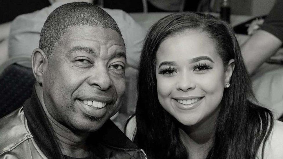 Eve Smith gyda'i thad, Everton