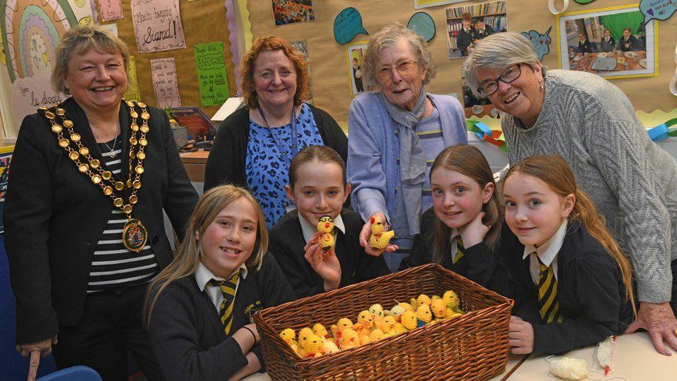 Cywion, Gladys Pritchard ac Ysgol Gymraeg Morswyn