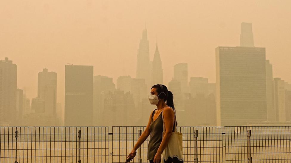Trump threatens new Canada tariffs over fires sending 'filthy' air into US cities