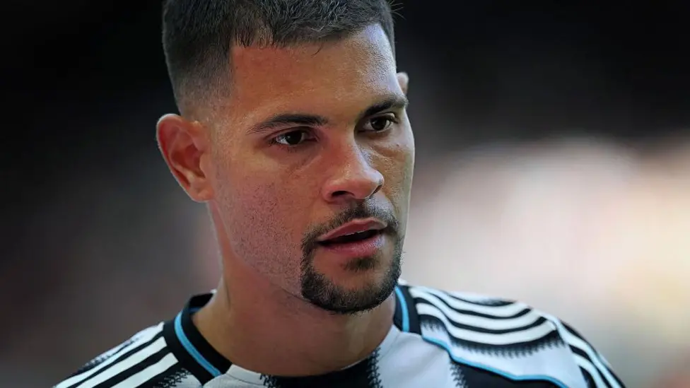 El Arsenal se prepara para presentar una oferta de 70 millones de libras por Guimaraes, del Newcastle.