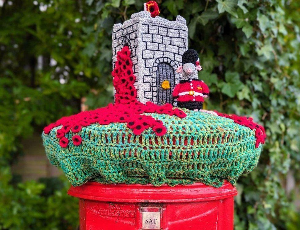 Wokingham postbox topper