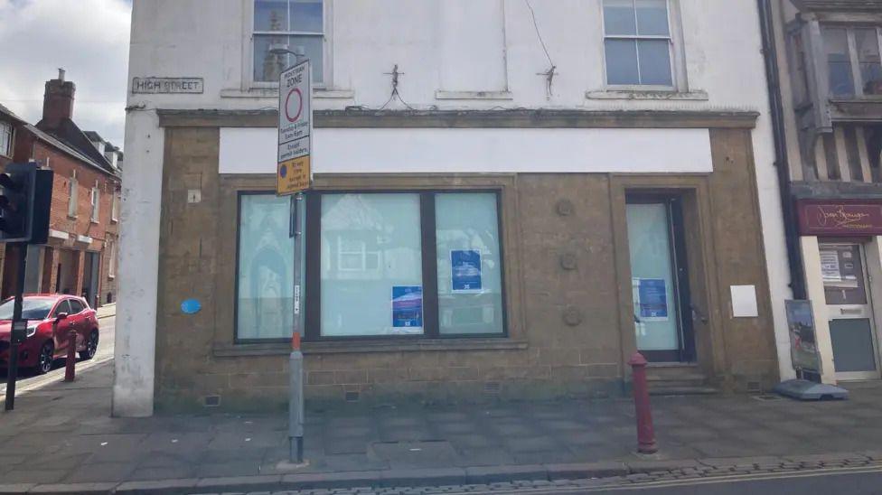 A former bank building in Daventry's High Street which is vacant.