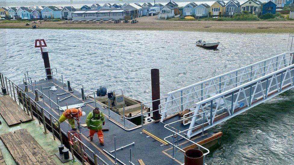 Mudeford Spit Pontoon 