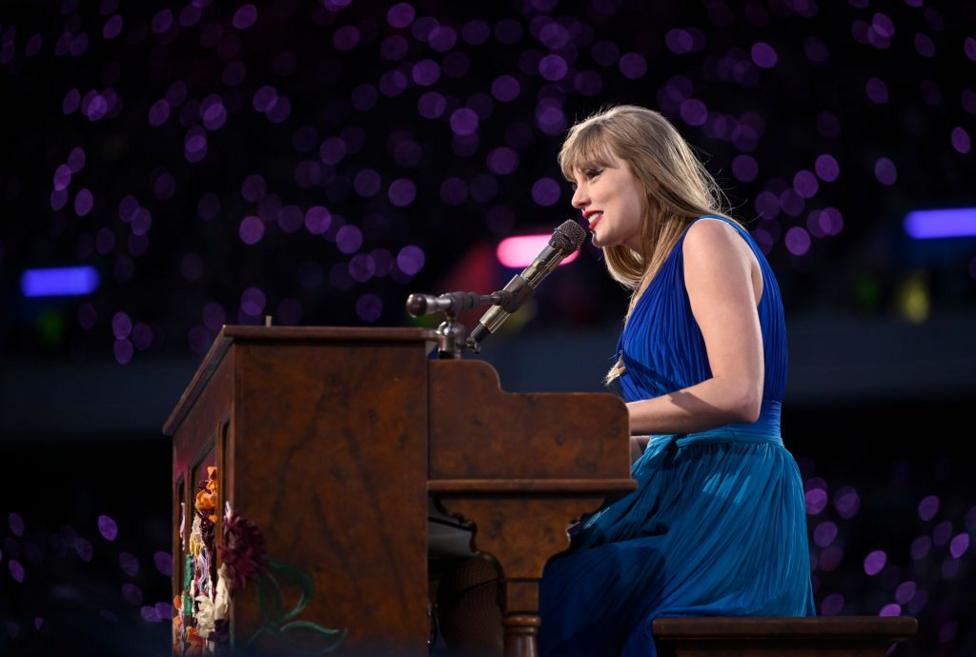 Taylor Swift Eras tour review: Pop's heartbreak princess dazzles in ...