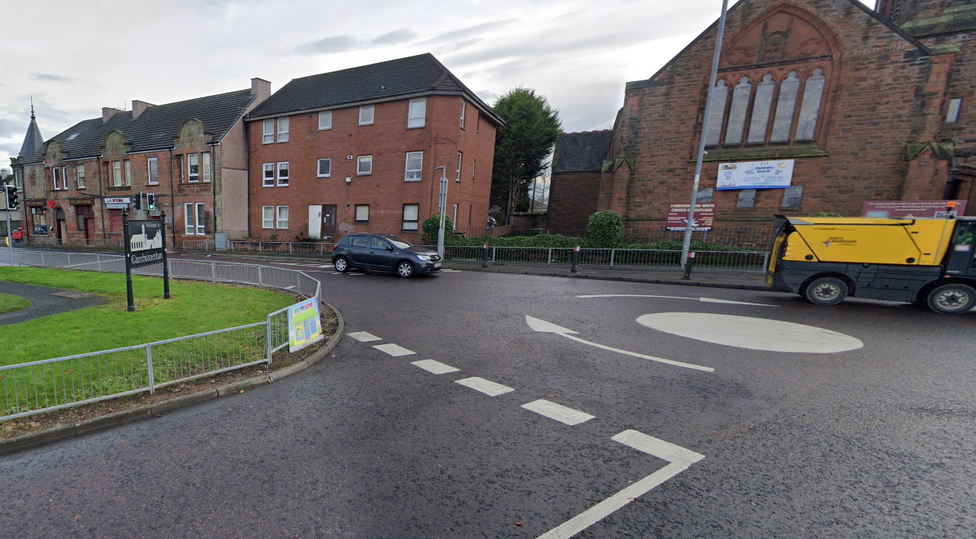 cambusnethan street near roundabout with kirk road