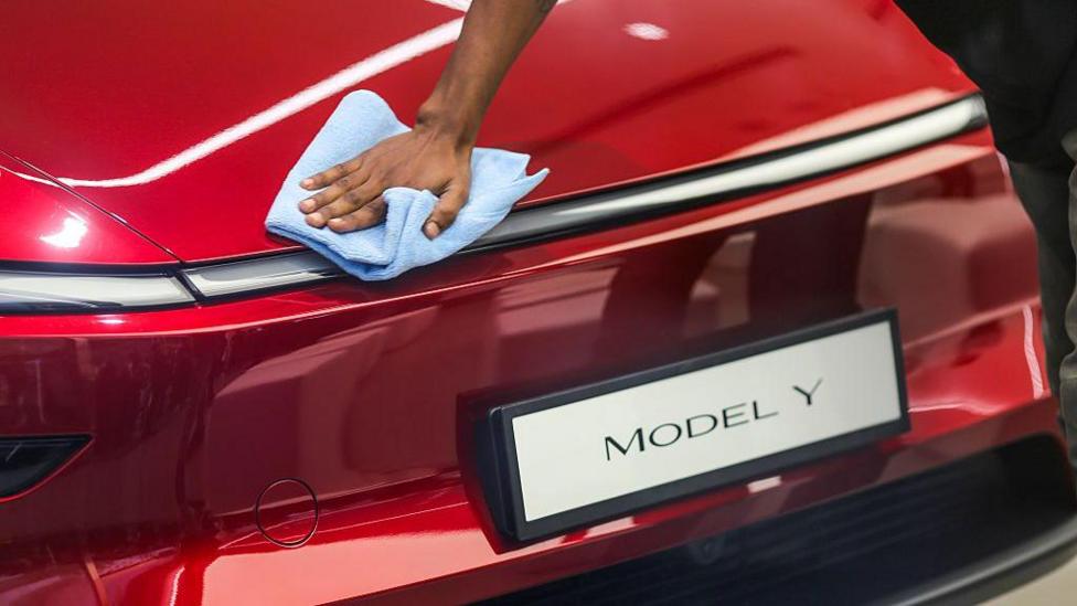 Tesla pledges to make cheaper cars as problems mount