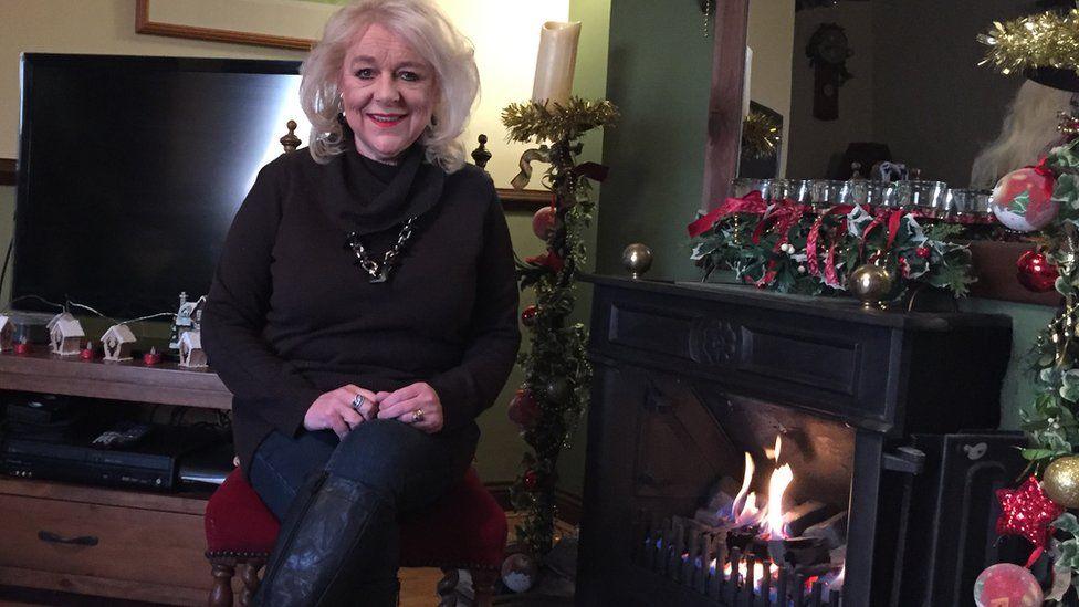 Annette Bryn Parri wedi ei chyfweliad arbennig gyda Radio Cymru yn 2019