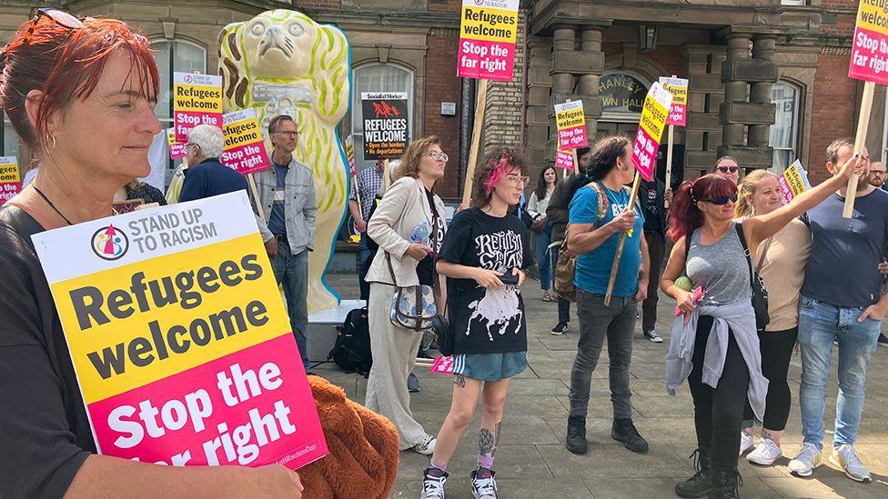 Counter protesters